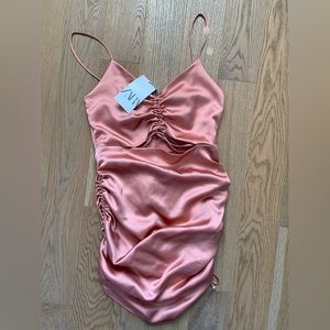 Zara mini dress (Never worn)